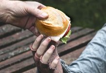 Inflace požírá mzdy, dělníci hladovějí, píše bruselský Politico inflace