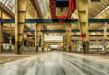 Průmysl v dubnu citelně propadl. Nedobrá je i obchodní bilance prumysl