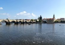 Příjmy ČR z turismu stále zaostávají za dobou před covidem turismu