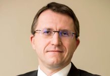 Deset miliard dluhu Česko ročně vyjde na 500 až 600 milionů dluhu