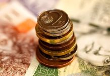 Polsko i Maďarsko zvedlo úroky. ČNB bojuje o kurz koruny uroky