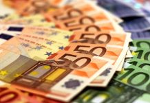 Evropská centrální banka zvedla úroky. Euro oslabilo ECB