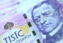 Platy ve veřejném sektoru stoupnou od září o 10 % platy