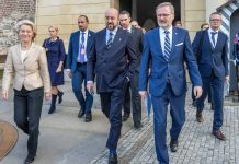 EU vyškolí ukrajinské vojáky a hledá peníze na válku EU