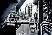 Průmysl, stavebnictví mírně rostou. Bilance je v záporu stavebnictvi