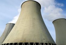 Polsko uzavřelo smlouvu o další jaderné elektrárně Polsko