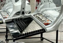 Amerika dotacemi pro výrobce autobaterií zametla s Evropou autobaterie