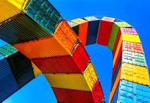 Obchodní bilance v září snížila schodek. Průmysl rostl bilance