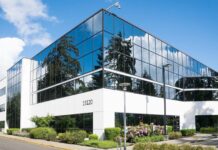 Technologické firmy oznamují plány na propouštění firmy