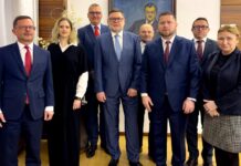 Chorvatsko nabízí dluhopisy lidem, v Česku je ticho po pěšině dluhopisy