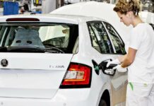 Automobilky drží bilanci zahraničního obchodu i průmysl automobilky