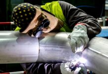 Nepřímé zdanění práce v ČR dál patří k nejvyšším na světě prace