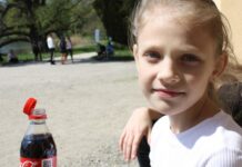 Coca-Cola zavádí neodnímatelná víčka. Plní nařízení EU coca_cola