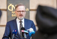 Vláda Petra Fialy jsou hasiči bez ladu a skladu, píše Pikora Pikora