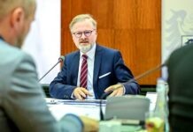 Zadlužování státu pokračovalo rychlým tempem i loni zadluzovani