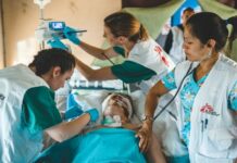 Na protézu končetiny čeká na Ukrajině přes 15 tisíc vojáků a civilistů ukrajine