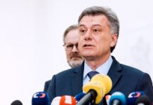 Vláda opět předvádí tržní veletoče. Akcie ČEZ letí dolů akcie_CEZ