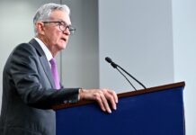 FED znovu zvedl úrokové sazby. Recesi v USA neočekává uroky