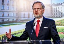 Šetření se odkládá: Platy státních zaměstnanců vláda nesníží vlada