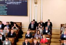 Vládní ozdravný balíček prošel prvním čtením balicek