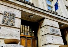 MPSV: Minimální mzda od ledna 2024 vzroste o 1600 či 2100 Kč minimálni