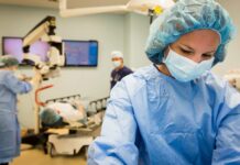 Reforma zdravotnictví začíná u vyšších platů, vysvětlují lékaři lekari