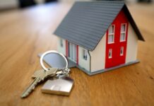 Půlka mladých Čechů bydlí u rodičů. A sní o vlastním bydlení mladi_cesi