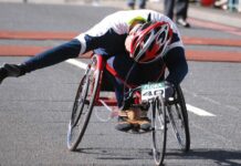 Lidé se zdravotním postižením žádají zvýšení příspěvku na péči peci