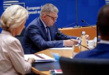 Slovenský premiér Fico se chystá na rekordní zisky bank Fico