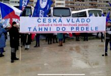 Premiér Fiala odmítl jak stávku škol, tak i stávku odborů