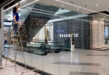 Česko přestává být pro smích, tvrdí ekonomové. HDP konečně roste HDP