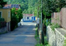 Počet požárů fotovoltaik, elektroaut i dalších e-strojů stoupá pozaru