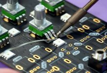 V českých výrobních firmách klesá výroba i nové zakázky. Část propouští firmach