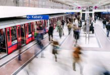 Poláci letos vůbec poprvé v historii vydělávají víc než Češi Polaci