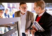 Záložnu Fialy a jeho kamarádů nakonec uzavře centrální banka banka