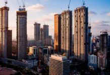 Indie rychle roste. Investory tlačí do výroby v zemi Indie