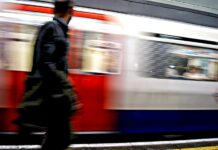 Vysoké daně mění britské boháče v chudáky. Anebo vyšší střední třídu? britske