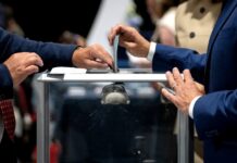 Ve Francii se schyluje k dalšímu výprasku Macronovy Renaissance francii