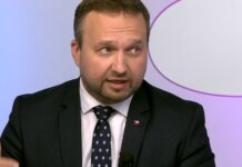 Jurečka chce zvýšit platy státním úředníkům a dalším až o 10 % platy