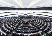 Při vydaném voličském průkazu se volí i do EP vždy jen na něj volicskem