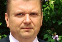 Západní státy se chtějí migrantů zbavit za každou cenu, říká poslanec SPD migrantu