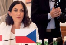 Babiš zpražil šéfku Sněmovny Pekarovou nejen za nízké platy kuchařů Babis