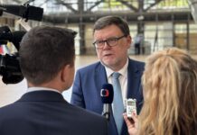 Stanjura má rekordní příjmy, ale i deficit rozpočtu. Jak to? prijmy