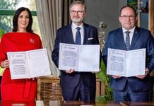 Česká republika je na vzestupu. Daří se nám, hlásá Fiala Fiala