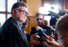 V roce 2020 připadal na každého Čecha dluh 202 000 Kč, teď 306 000 Kč korun