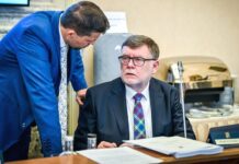 Vláda prohloubila deficity. Přidala sobě, Sněmovně, prezidentovi i Senátu vlada