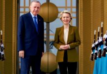 EU pošle Turkům další miliardy. O Kurdech v Sýrii ale mlčí jak zařezaná EU