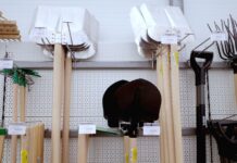 HDP ve třetím čtvrtletí mezičtvrtletně rostl o 0,4 %. Problém jsou investice HDP