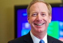 Nedělejte si iluze, že Čína zaostává, řekl šéf společnosti Microsoft microsoft