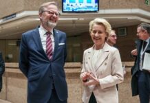 Komentář: Politici jsou tupí! Nevědí, k čemu slouží burzy politici